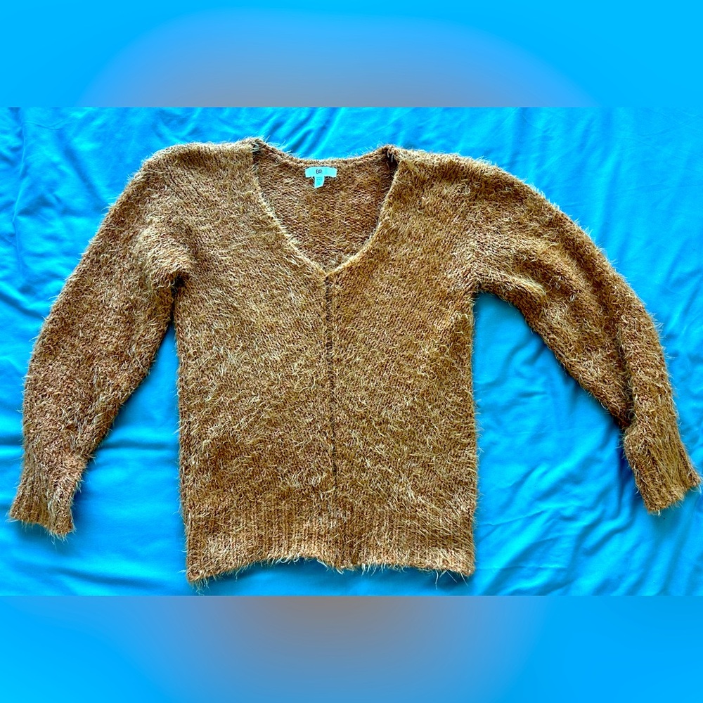 BP. Fuzzy crop sweater